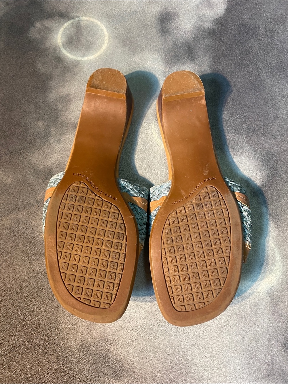 Trotters Women's Tan & Light Blue Woven Slide Mules | 7.5 - Picture 3 of 7